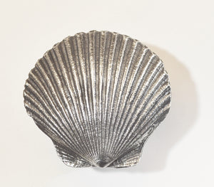 Scallop Knob #2207-PP Polished Pewter