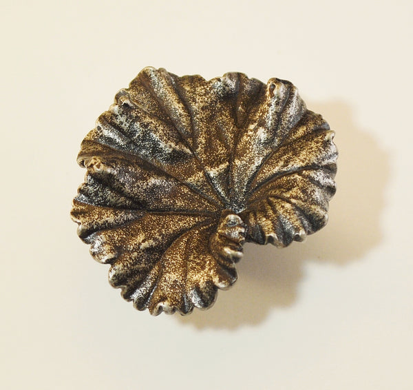 Geranium Knob (Small)